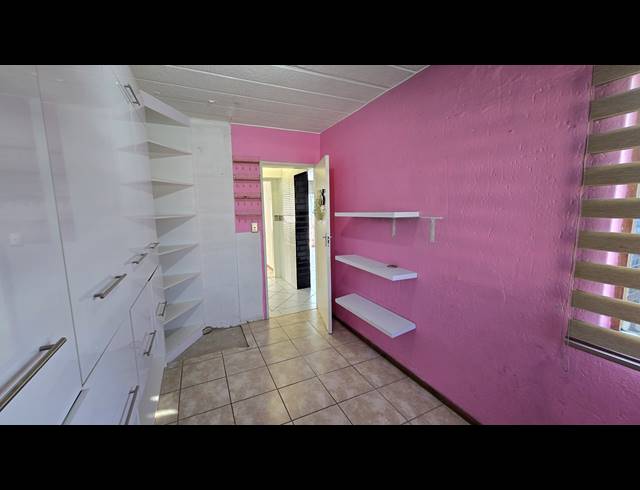 2 BEDROOM SECTIONAL TITLE FOR SALE IN GLENVISTA